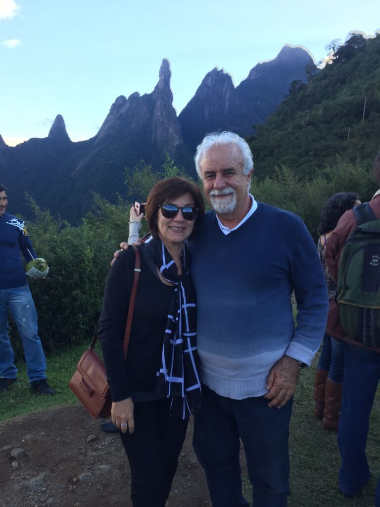 Granja Comary, em Teresópolis, RJ. Ao fundo, o Dedo de Deus, na Serra dos Órgãos.