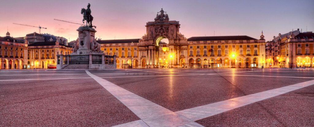 Vista da Praça do Comércio em Lisboa, Portugal