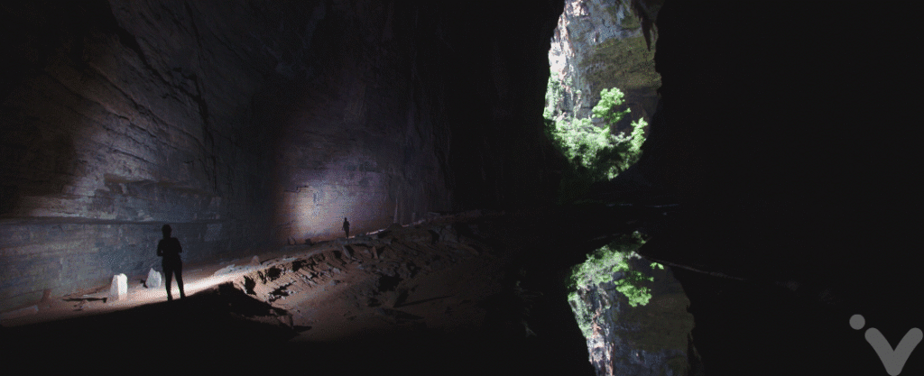 Explorando caverna gigante no Peruaçu, Minas Gerais
